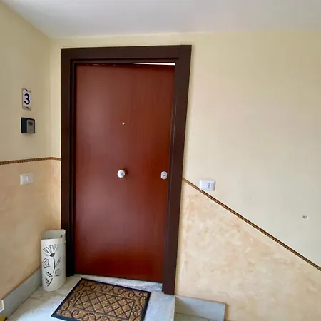 Apartment Casa Crispino Mansarda N3 Per 3 Persone Frattaminore